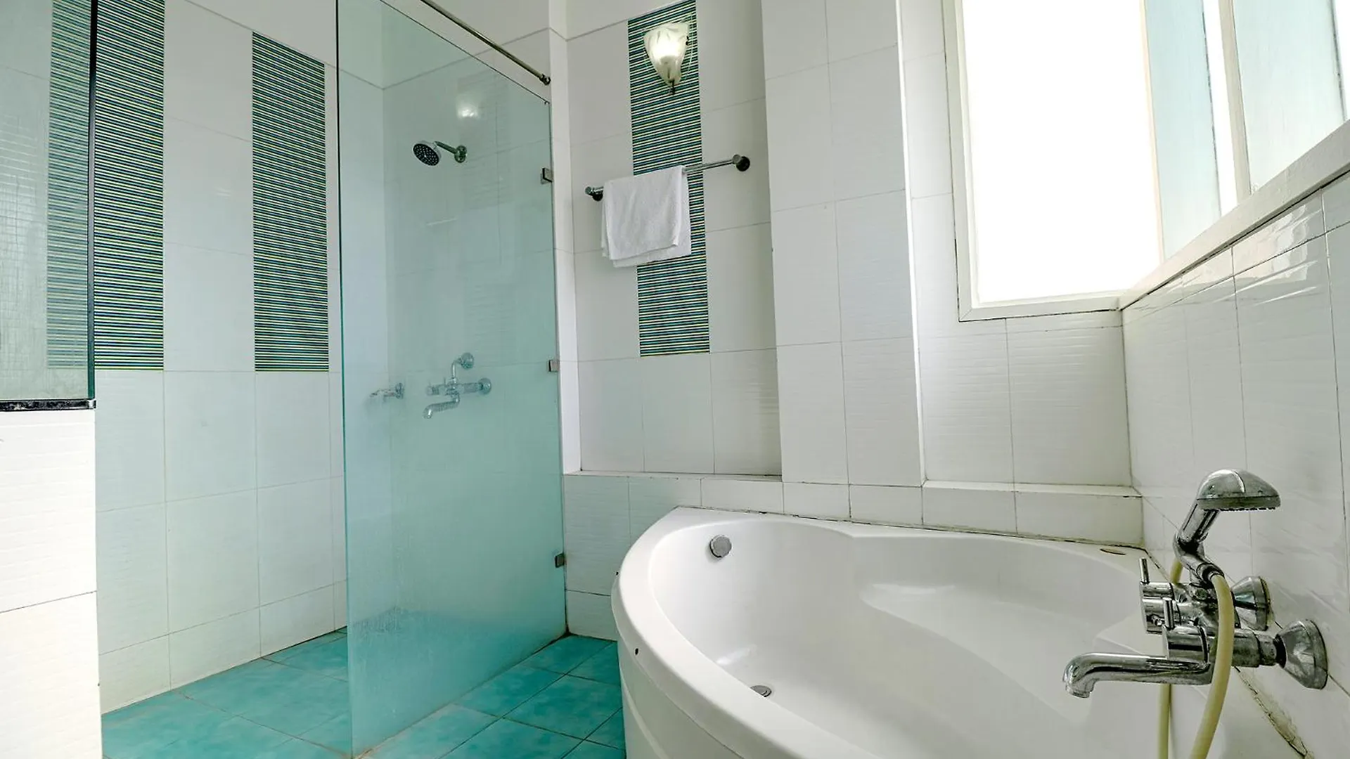 *** 호텔 Fabhotel Tipssy Inn 020 구르가온 인도